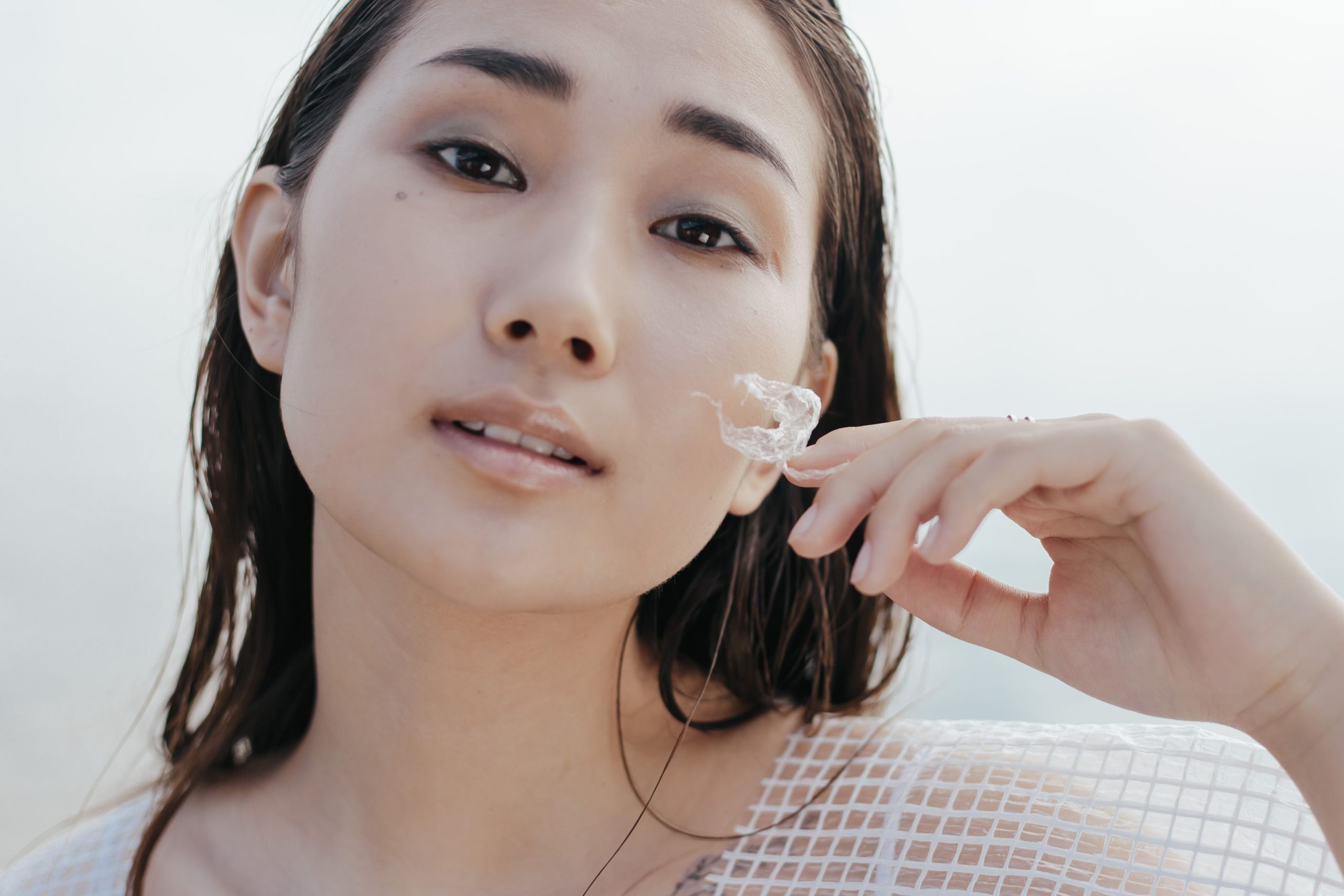 Portrait femme asiatique sereine et élégante
